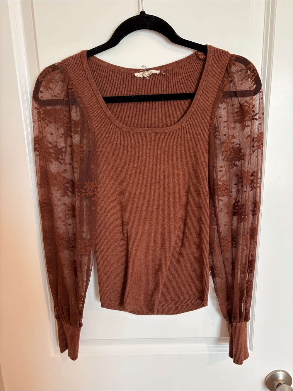 entro Brown Sheer Floral Puff-Sleeve Knit Top